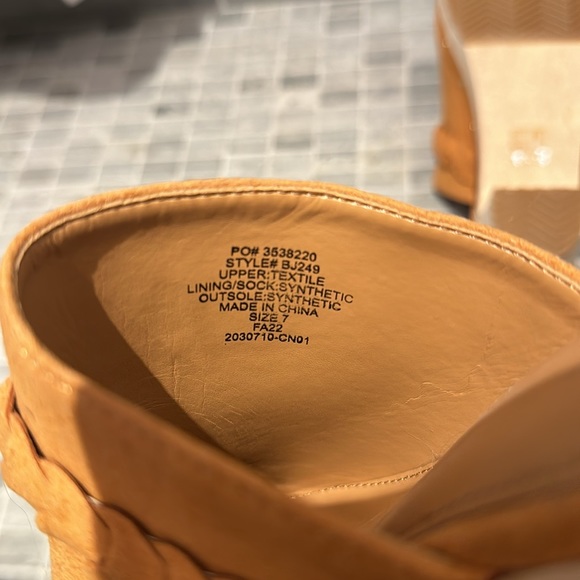 NWT 🏷️ J. Crew Factory suede cognac clogs - Picture 8 of 9